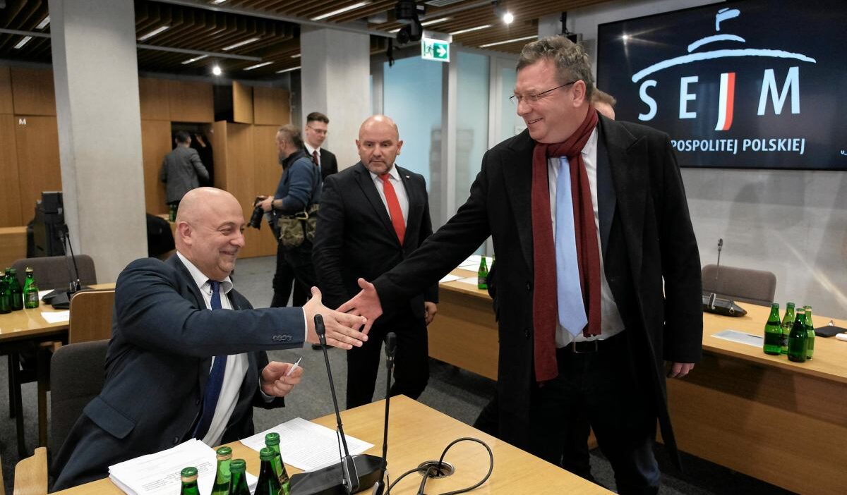 Polonya sejm'i anayasa mahkemesi kararına rağmen hakimleri seçti 1 Polonya sejm i anayasa mahkemesi kararina ragmen hakimleri secti 69890