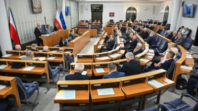 Polonya senatosu kripto varliklari duzenleyen yasayi degisiklik yapmadan onayladi 72013