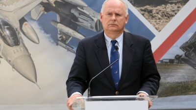 Polonya ve abd arasinda askeri rotasyon belirsizligi varsova dan diplomatik temas 70646