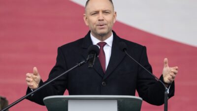 Polonya ve i ngiltere arasinda savunma anlasmasi cumhurbaskani nawrocki den hukumete bilgilendirme elestirisi 73384