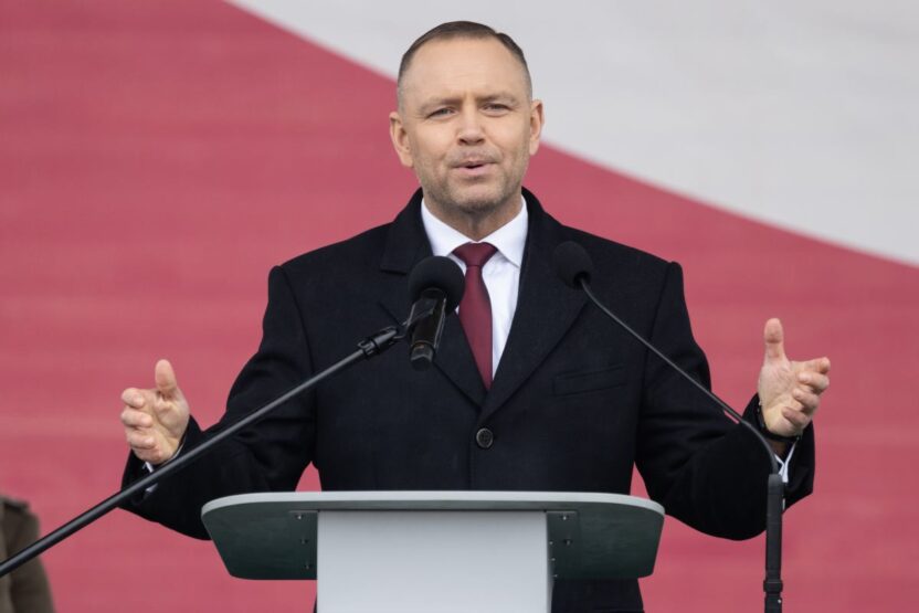Polonya ve i ngiltere arasinda savunma anlasmasi cumhurbaskani nawrocki den hukumete bilgilendirme elestirisi 73384