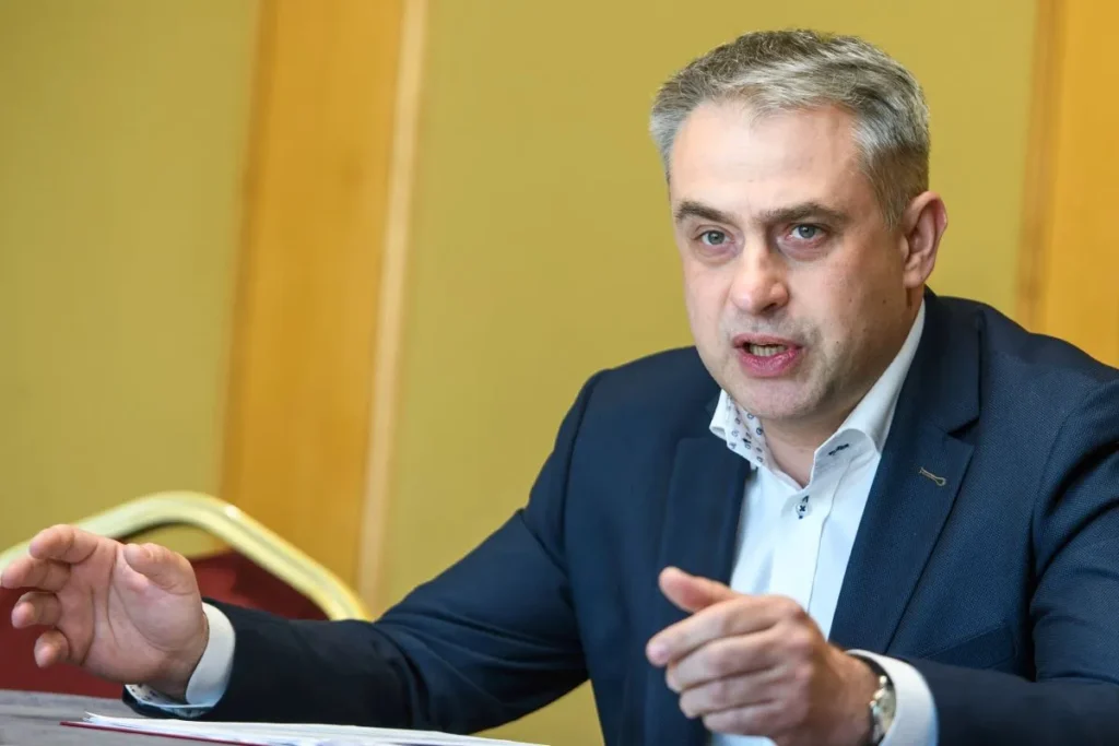 polonyali bakan gawkowski sol yeni anayasa konseyi ne katilmayacak 67806