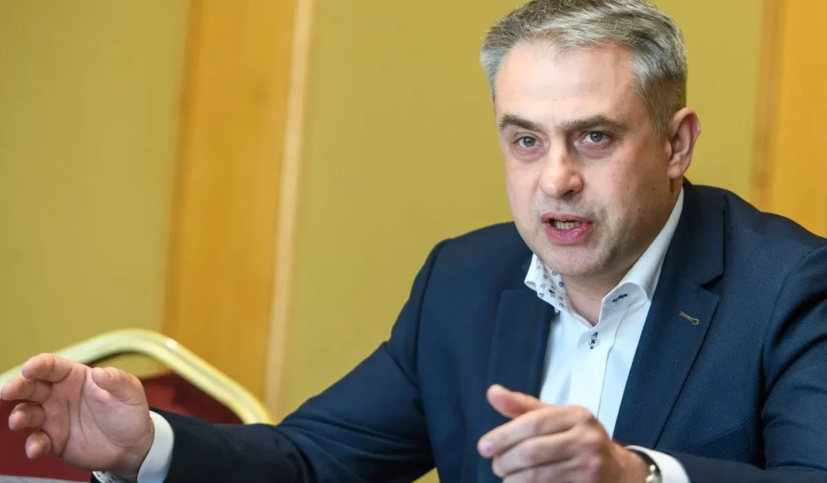 Polonyali bakan gawkowski sol yeni anayasa konseyi ne katilmayacak 67806