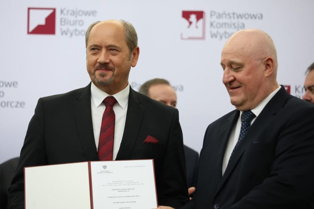 polonyali senator hiz sinirini asti ehliyetine el konuldu 67980