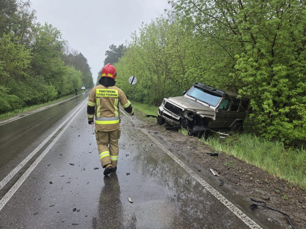 pomiech wku da mercedes g serisi ile hurda tasiyan kamyon carpisti 69329