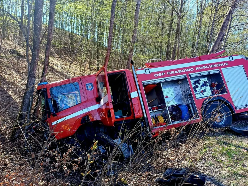 pomorskie de trajik kaza 22 yasindaki surucu i tfaiye aracina carpti 68046