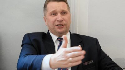 Przemysław czarnek’ten avrupa birliği’nin i̇klim politikasına tepki: ets’den çıkılmalı 2 Przemys aw czarnek ten avrupa birligi nin i klim politikasina tepki ets den cikilmali 71496