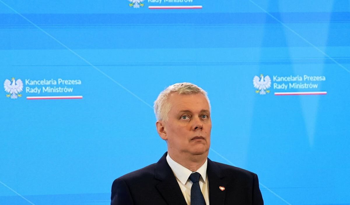 Tomasz siemoniak'tan zbigniew ziobro ve marcin romanowski operasyonlarına dair açıklama 1 Tomasz siemoniak tan zbigniew ziobro ve marcin romanowski operasyonlarina dair aciklama 69869