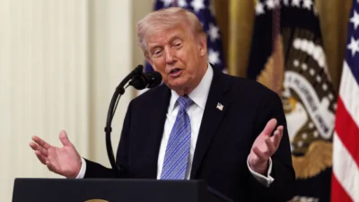 Trump ab menseli otomobillere yonelik gumruk vergisi artirimini 4 temmuz a erteledi 69255