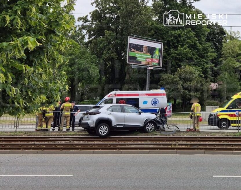 Varsova bemowo da trafik kazasi toyota tramvay hattina girdi 73997