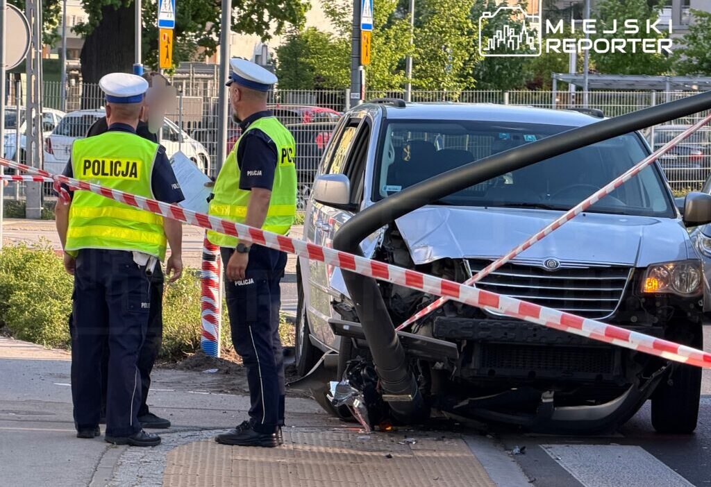 Varşova'da alkollü sürücü kaza yaptı: 2 promil üzeri alkol tespit edildi 1 Varsova da alkollu surucu kaza yapti 2 promil uzeri alkol tespit edildi 72055