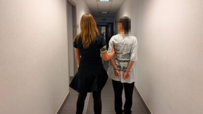 Varsova da arac cagirma uygulamasi suruculerini hedef alan gasp cetesi cokertildi 72848