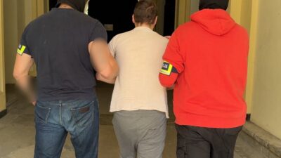 Varsova da asilsiz bomba ihbari yapan bir kisi tutuklandi 73849