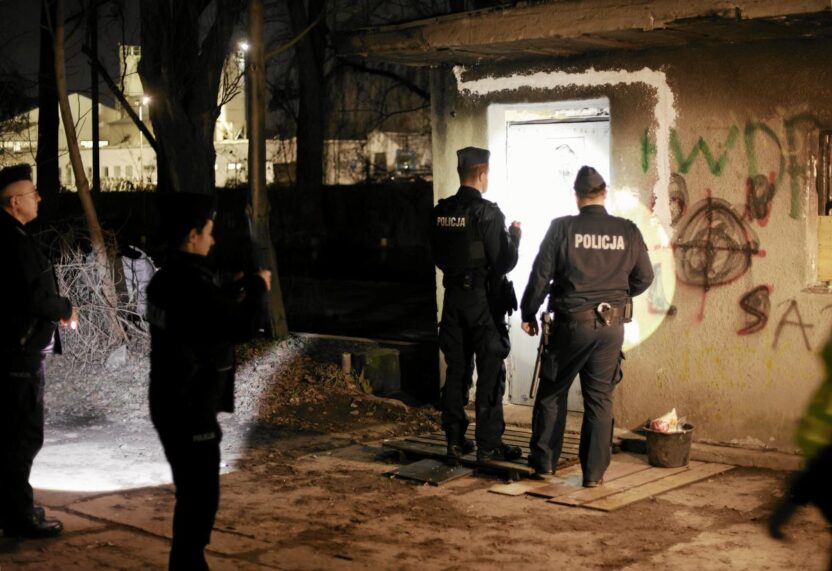 Varsova da evsizlerin yasadigi kampta kadin cinayeti saniga 17 yil 8 ay hapis cezasi 73023