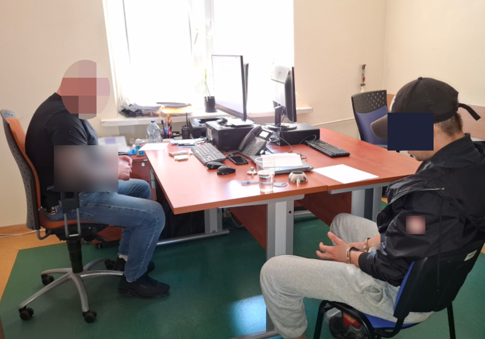 Varşova’da hırsızlık şüphelisi 21 yaşındaki şahıs yakalandı 1 Varsova da hirsizlik suphelisi 21 yasindaki sahis yakalandi 73363