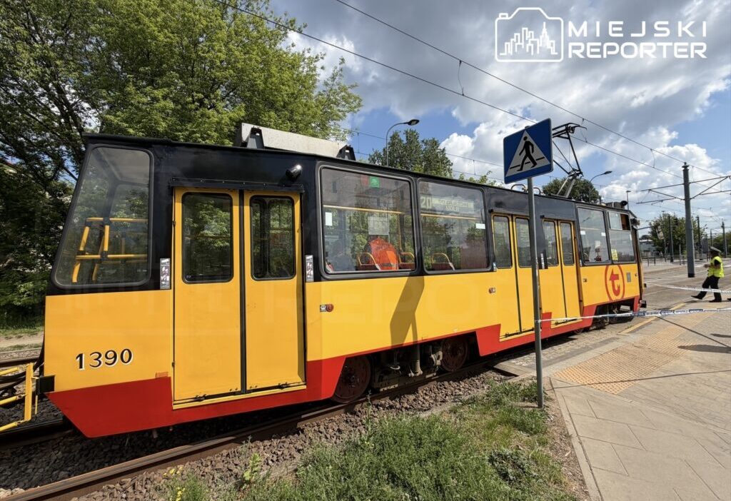 Varsova da kulaklikla yuruyen yaya tramvay altinda kaldi 71910
