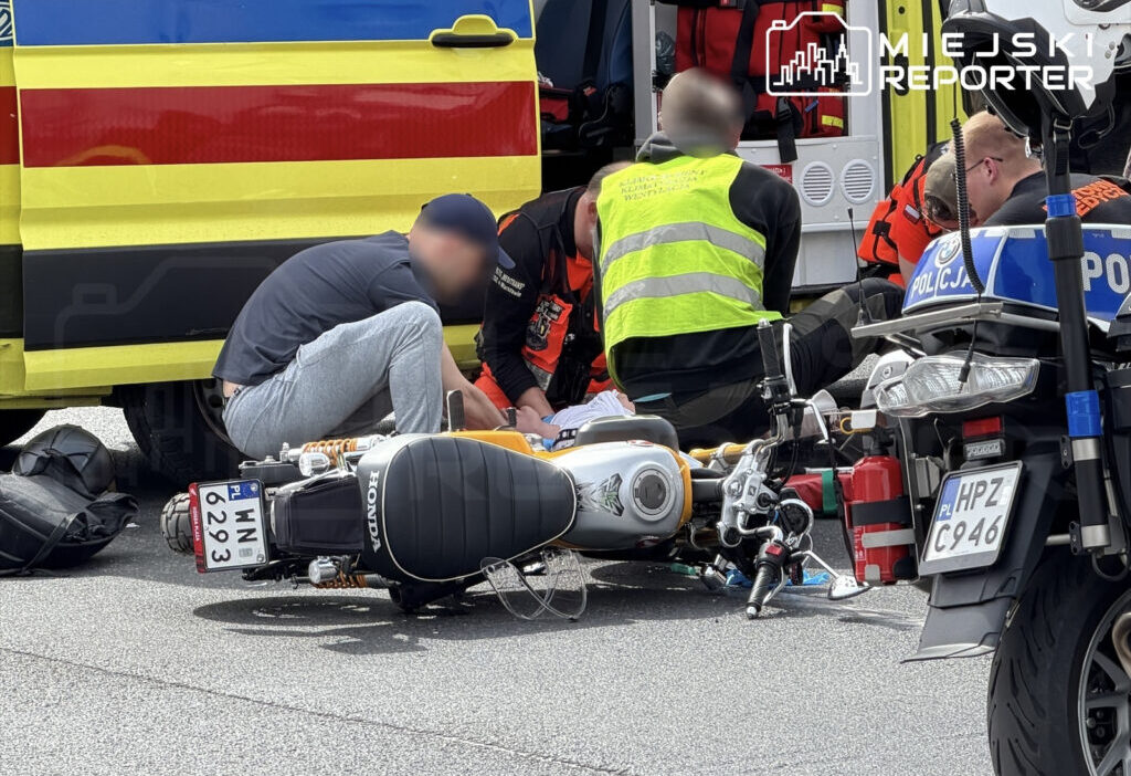 Varşova'da motosiklet ve kamyonet çarpıştı: sürücü hastaneye kaldırıldı 1 Varsova da motosiklet ve kamyonet carpisti surucu hastaneye kaldirildi 68589