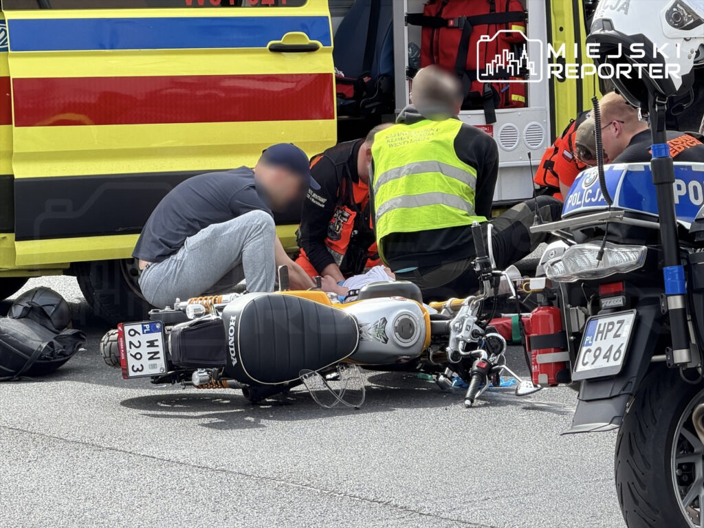 varsova da motosiklet ve kamyonet carpisti surucu hastaneye kaldirildi 68589