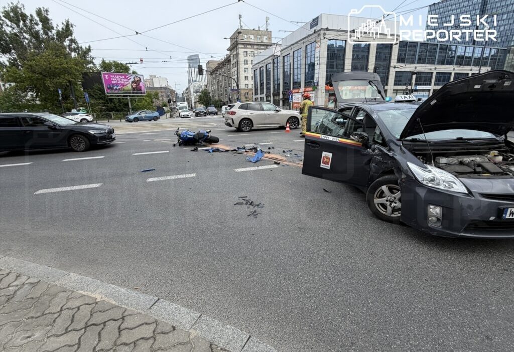 Varşova'da motosiklet ve ticari araç çarpışması: bir yaralı 1 Varsova da motosiklet ve ticari arac carpismasi bir yarali 70597