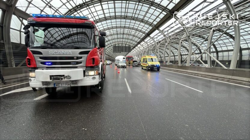 Varsova da s8 karayolu uzerinde uc aracli trafik kazasi bir yarali 70215