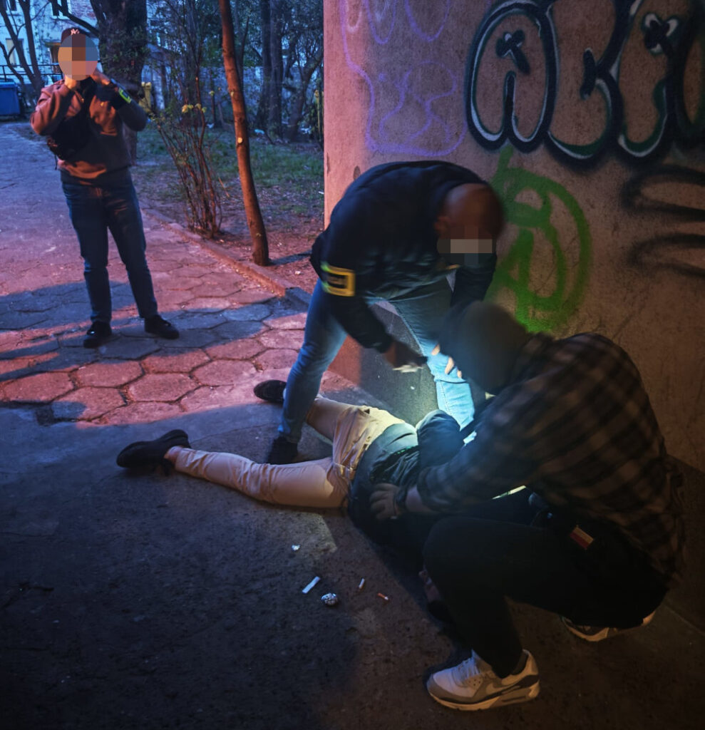 varsova da seri benzin hirsizligi 3 5 ayda 39 olay supheli tutuklandi 68363