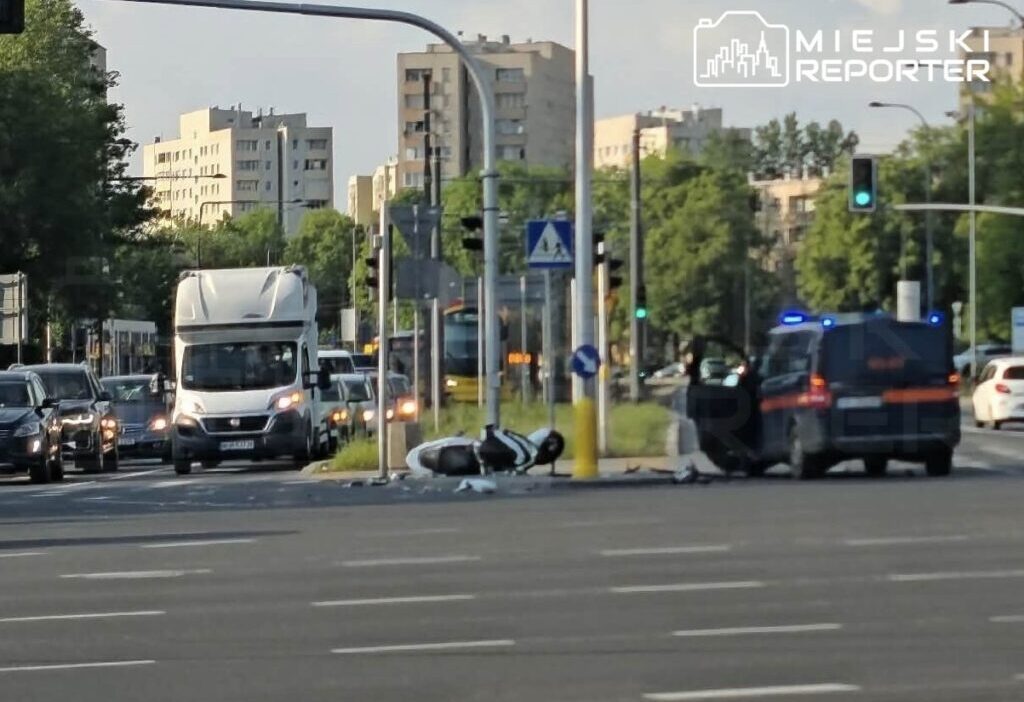 Varşova’da trafik kazası: demiryolu koruma aracı ile kurye çarpıştı 1 Varsova da trafik kazasi demiryolu koruma araci ile kurye carpisti 71636