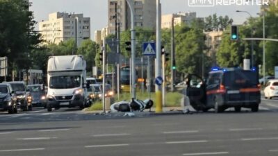 Varsova da trafik kazasi demiryolu koruma araci ile kurye carpisti 71636