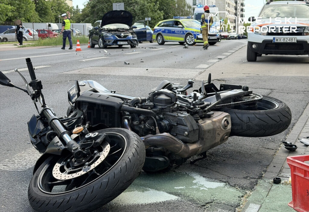Varsova da trafik kazasi motosiklet ve otomobil carpisti 73366