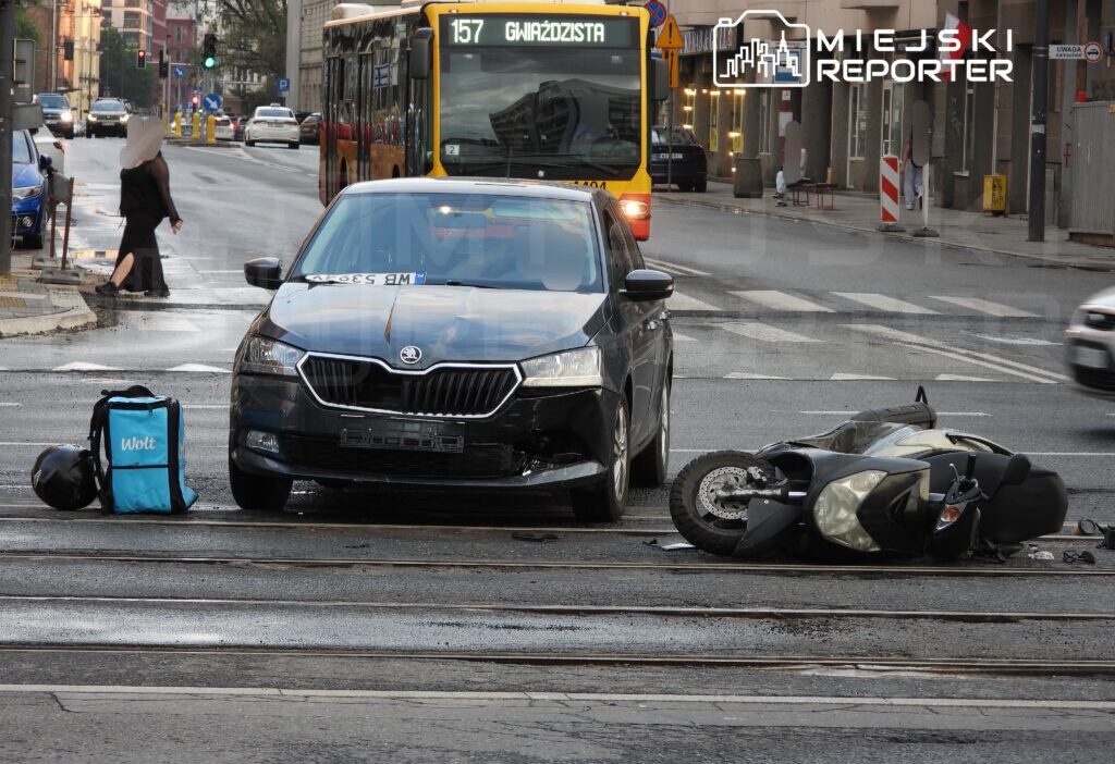 Varşova’da trafik kazası: yemek kuryesi hastaneye kaldırıldı 1 Varsova da trafik kazasi yemek kuryesi hastaneye kaldirildi 72745