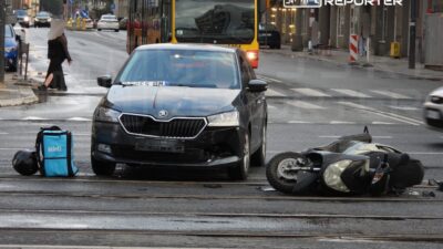 Varsova da trafik kazasi yemek kuryesi hastaneye kaldirildi 72745