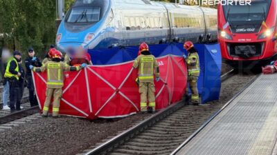 Varsova da tren kazasi 16 yasindaki genc yasamini yitirdi ulasimda aksamalar 68285
