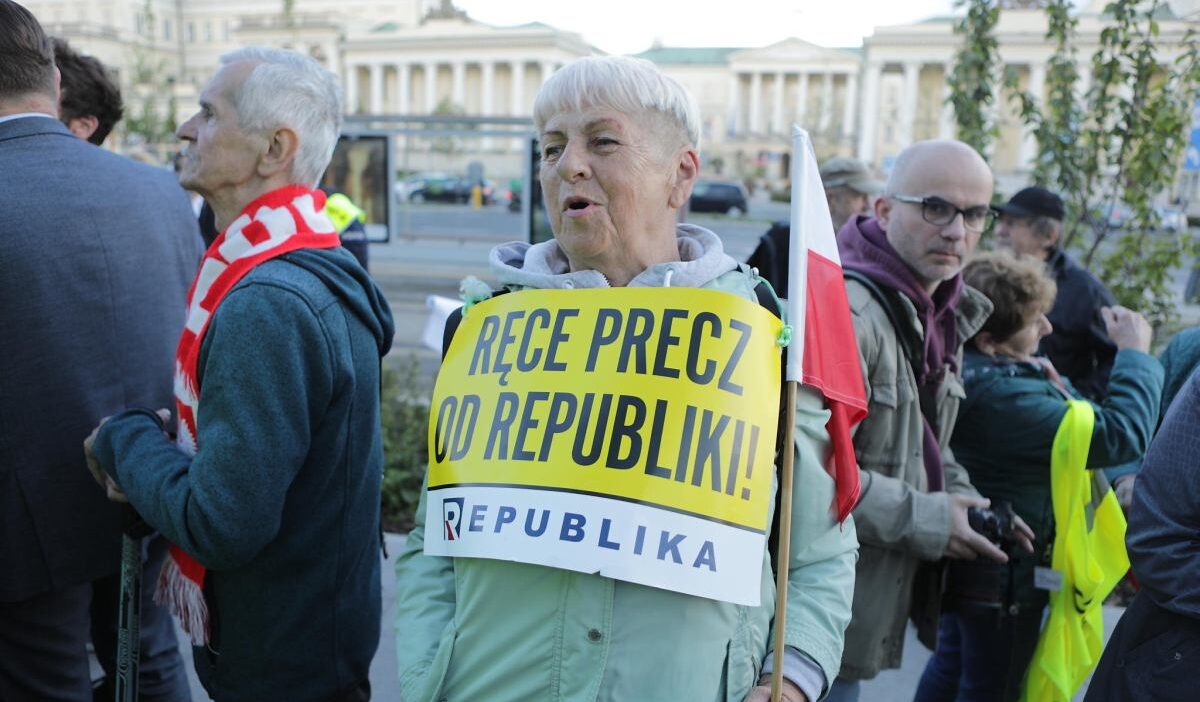 Varsova da tv republika genel yayin yonetmeni nin evine yonelik i hbar ve polis mudahalesi 70253