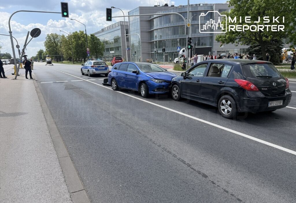 Varşova'da üç araçlı trafik kazası: bir kişi hastaneye kaldırıldı 1 Varsova da uc aracli trafik kazasi bir kisi hastaneye kaldirildi 72262