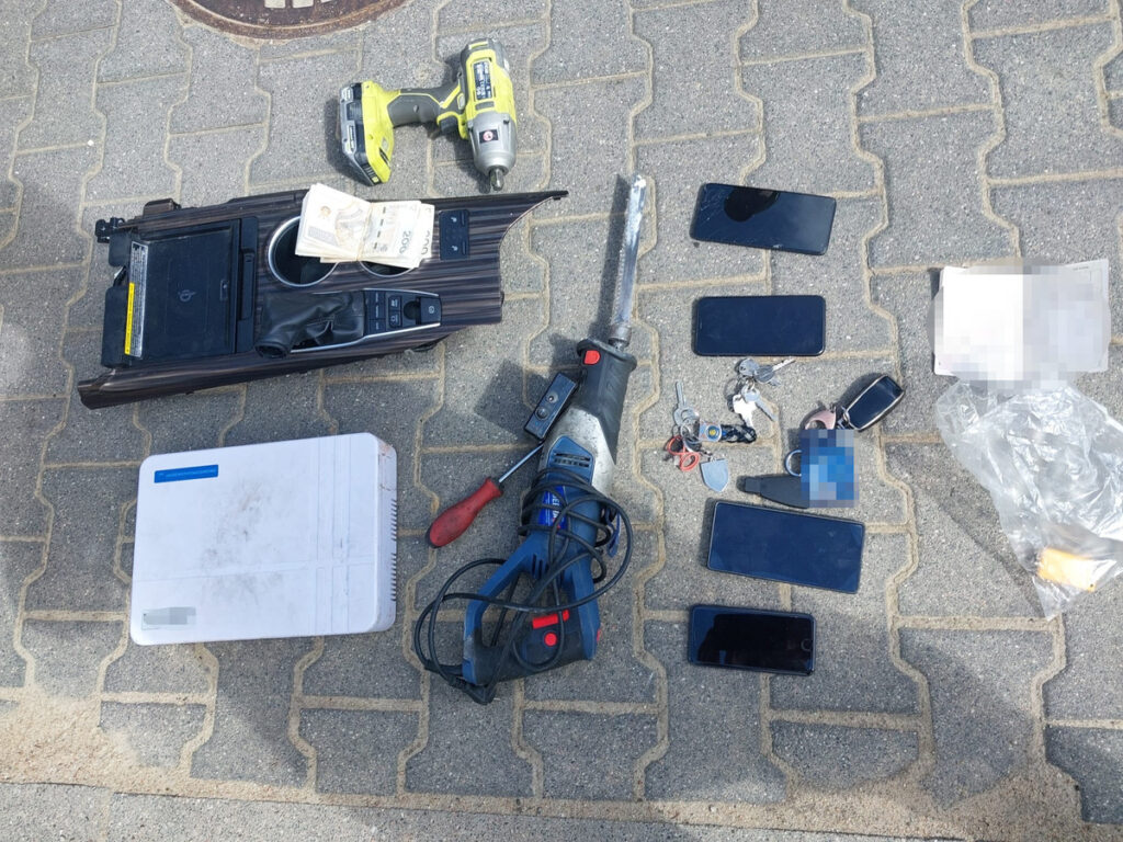 varsova polisi nden otomobil hirsizligi sebekesine operasyon 71391