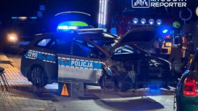 Varsova yakinlarinda polis araci ile otomobil carpisti 70152