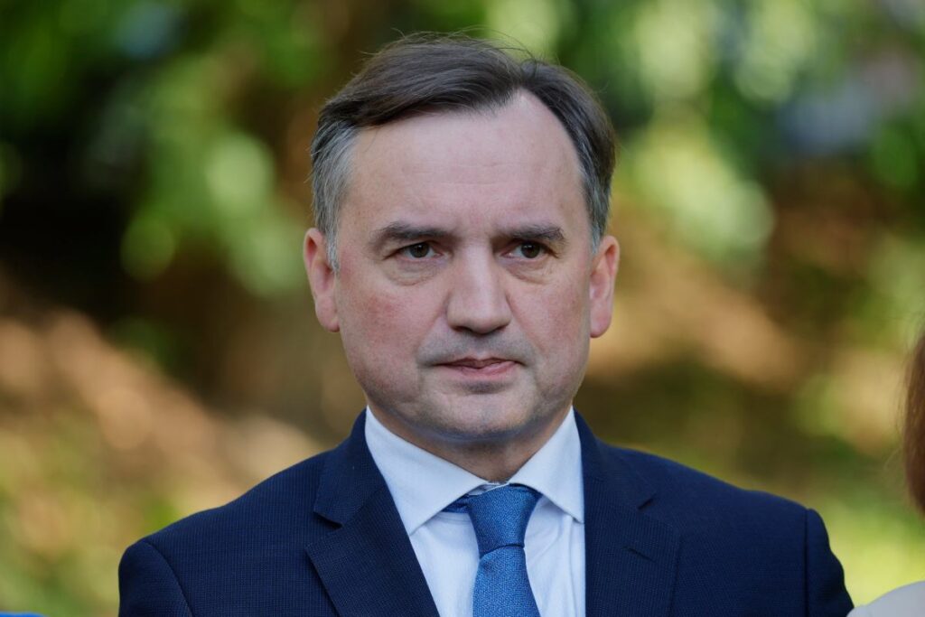 zbigniew ziobro hakkimdaki suclamalar siyasi bir kumpastan ibaret 70312