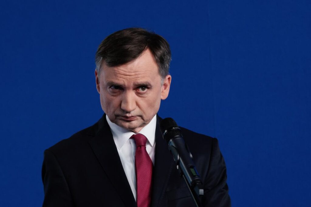 zbigniew ziobro nun abd deki varligi ve tv republika ya yonelik sorusturma gundemde 71583