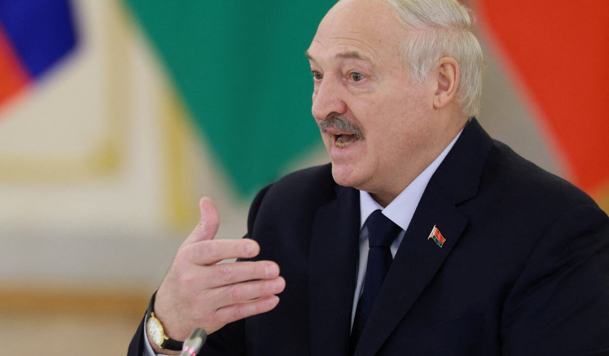 Aleksander lukaşenko'dan zelenski’ye özür ve belarus'un askeri tutumuna i̇lişkin açıklamalar 1 Aleksander lukasenko dan zelenski ye ozur ve belarus un askeri tutumuna i liskin aciklamalar 77610