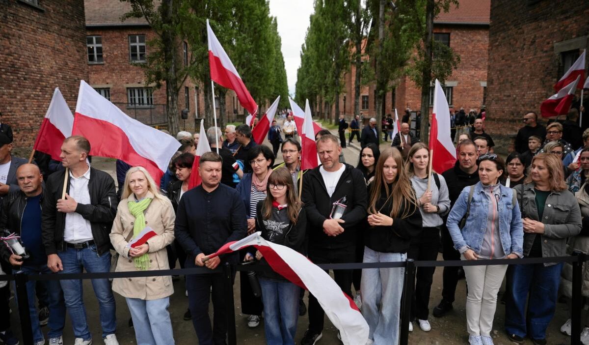 Auschwitz'de anma töreni: i̇lk polonyalı mahkumların deportasyonu 86. Yılında hatırlandı 1 Auschwitz de anma toreni i lk polonyali mahkumlarin deportasyonu 86 yilinda hatirlandi 76869