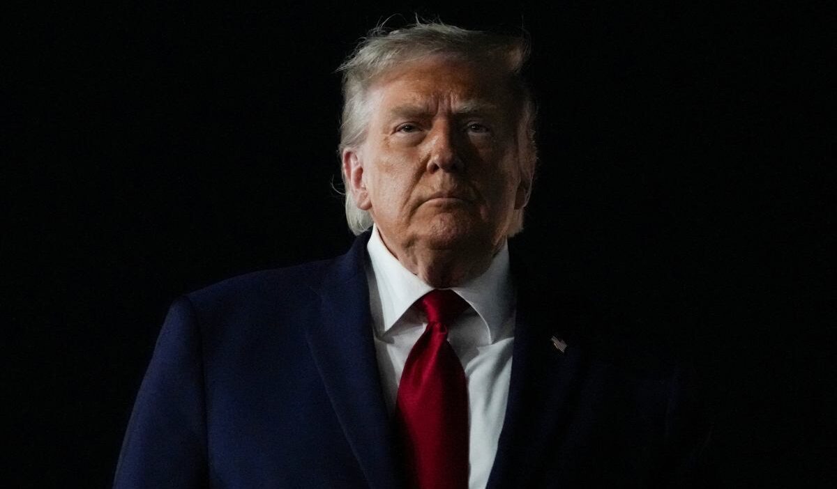 Donald trump: hürmüz boğazı'nda bir abd apache helikopteri i̇ran tarafından düşürüldü 1 Donald trump hurmuz bogazi nda bir abd apache helikopteri i ran tarafindan dusuruldu 75490