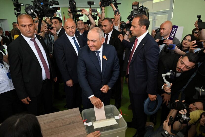 Ermenistan da secim sureci oy verme i slemi ve siyasi gelismeler 74871