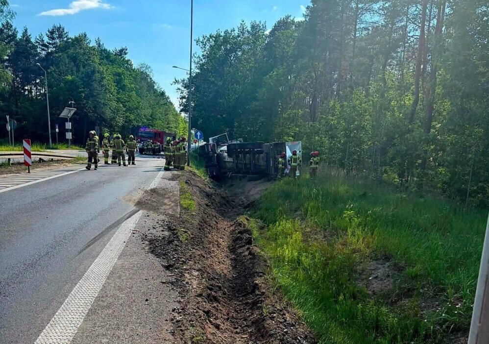Góra kalwaria çevre yolunda trafik kazası nedeniyle ulaşımda aksamalar 1 G ra kalwaria cevre yolunda trafik kazasi nedeniyle ulasimda aksamalar 75230