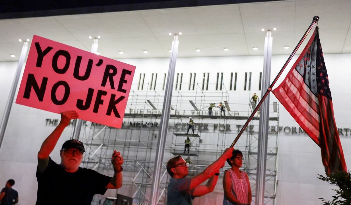 Kennedy center da trump i sminin sokulmesine yonelik yargi karari uygulaniyor 76771