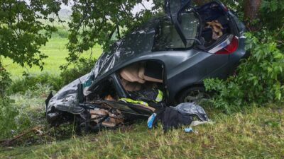 P ock ta trafik kazasi bmw surucusu agir yarali 76109