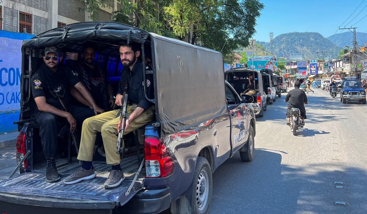 Pakistan hava kuvvetleri'nin afganistan'ın doğu i̇llerine düzenlediği saldırılarda 13 kişi hayatını kaybetti 1 Pakistan hava kuvvetleri nin afganistan in dogu i llerine duzenledigi saldirilarda 13 kisi hayatini kaybetti 75581