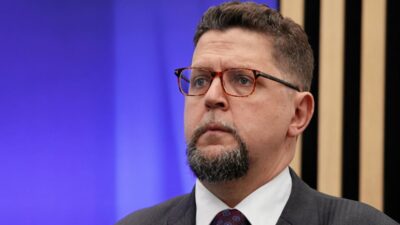 Polonya bilim bakan yardımcısı andrzej szeptycki'nin upa açıklaması diplomatik krize yol açtı 3 Polonya bilim bakan yardimcisi andrzej szeptycki nin upa aciklamasi diplomatik krize yol acti 77786