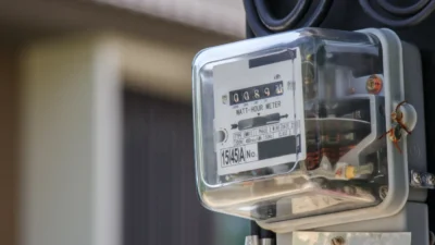 Polonya da artan enerji maliyetlerine karsi cok zamanli tarife donemi 75762