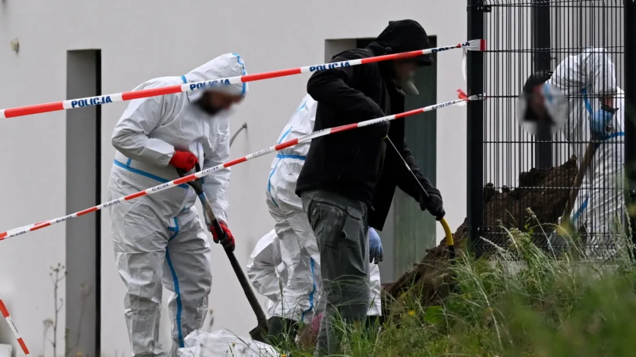 Polonya’da bir arazide çok sayıda i̇nsan cenini bulundu: bir patomorfolog tutuklandı 1 Polonya da bir arazide cok sayida i nsan cenini bulundu bir patomorfolog tutuklandi 76741