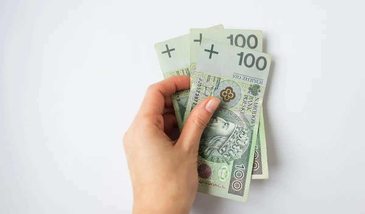 Polonya da dobry start programi cocuklar i cin 300 zloty destek basvurulari hakkinda bilinmesi gerekenler 76381