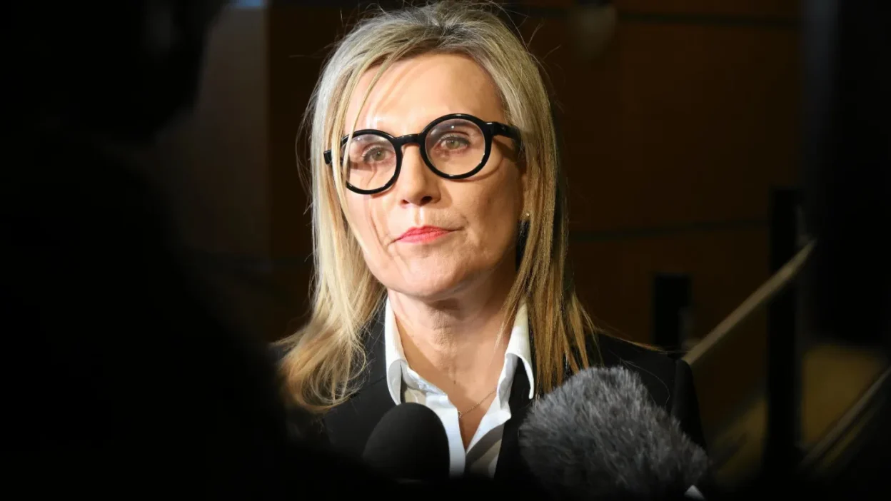 Polonya da ewa wrzosek sorusturmasini yuruten savci gorevden alindi 77967